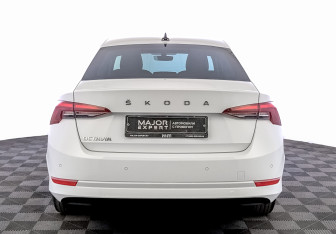 Подержанный автомобиль Skoda Octavia Liftback 2021 года (6 фото)