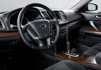 Подержанный автомобиль Nissan Teana 2010 года (14 фото)