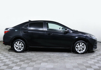 Подержанный автомобиль Toyota Corolla Sedan 2017 года (4 фото)