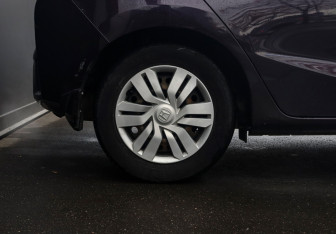 Подержанный автомобиль Honda Fit 2013 года (20 фото)