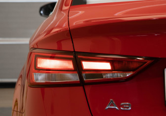 Подержанный автомобиль Audi A3 Sedan 2017 года (33 фото)