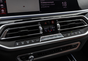 Подержанный автомобиль BMW X7 2019 года (23 фото)