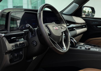 Подержанный автомобиль Cadillac Escalade Suv 2022 года (13 фото)