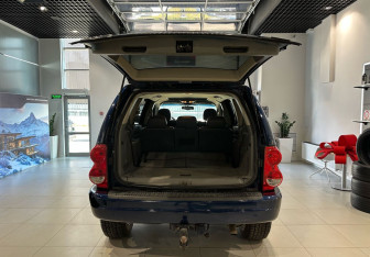 Подержанный автомобиль Dodge Durango 2005 года (9 фото)