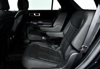 Подержанный автомобиль Ford Explorer 2020 года (12 фото)