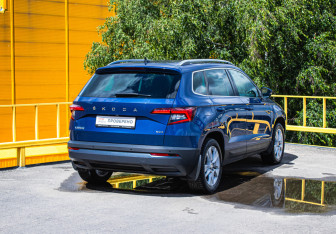 Подержанный автомобиль Skoda Karoq 2020 года (5 фото)
