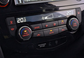 Подержанный автомобиль Nissan X-Trail 2017 года (26 фото)