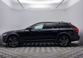 Подержанный автомобиль Volvo V90 Cross Country 2017 года (2 фото)