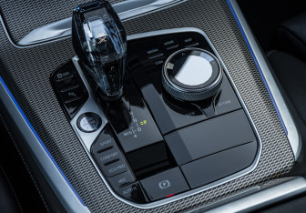 Подержанный автомобиль BMW X5 2022 года (18 фото)