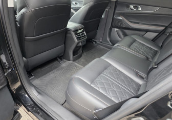 Подержанный автомобиль Changan UNI-K 2024 года (10 фото)