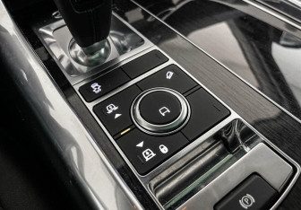 Подержанный автомобиль Land Rover Range Rover Sport 2018 года (15 фото)