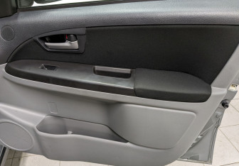 Подержанный автомобиль Suzuki SX4 Hatchback 2012 года (18 фото)