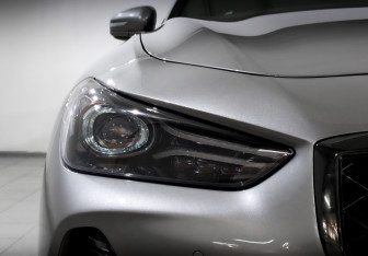 Подержанный автомобиль Genesis G70 2021 года (17 фото)