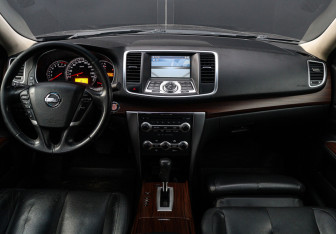 Подержанный автомобиль Nissan Teana 2010 года (12 фото)