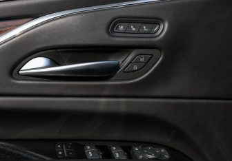 Подержанный автомобиль Cadillac Escalade Suv 2022 года (28 фото)