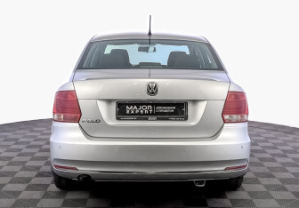 Подержанный автомобиль Volkswagen Polo Sedan 2015 года (6 фото)