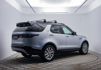 Подержанный автомобиль Land Rover Discovery 2021 года (5 фото)