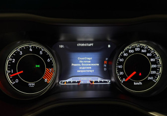 Подержанный автомобиль Jeep Cherokee 2014 года (15 фото)