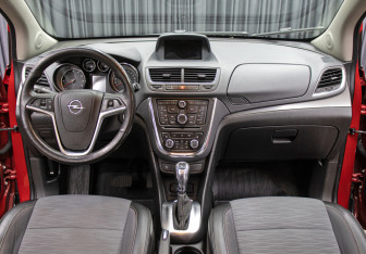 Подержанный автомобиль Opel Mokka 2015 года (14 фото)