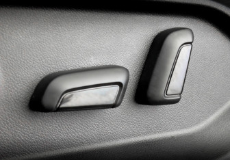 Подержанный автомобиль Volkswagen Touareg 2021 года (20 фото)