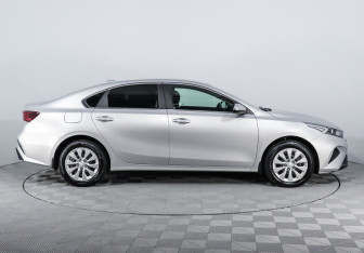 Подержанный автомобиль Kia Cerato Sedan 2021 года (4 фото)