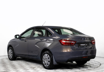 Подержанный автомобиль LADA (ВАЗ) Vesta Sedan 2018 года (5 фото)