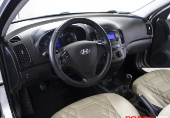 Подержанный автомобиль Hyundai i30 Hatchback 2010 года (9 фото)