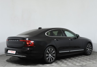 Подержанный автомобиль Volvo S90 2021 года (5 фото)