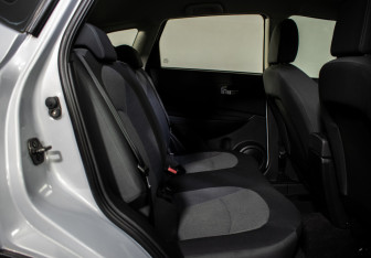 Подержанный автомобиль Nissan Qashqai 2010 года (9 фото)