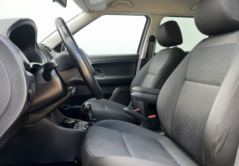 Подержанный автомобиль Skoda Fabia Hatchback 2012 года (10 фото)