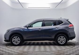 Подержанный автомобиль Nissan X-Trail 2017 года (2 фото)