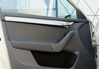 Подержанный автомобиль Skoda Octavia Wagon 2013 года (11 фото)