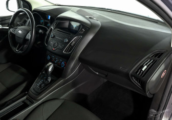 Подержанный автомобиль Ford Focus Wagon 2017 года (7 фото)