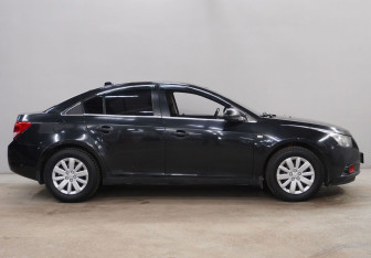 Подержанный автомобиль Chevrolet Cruze Sedan 2011 года (4 фото)