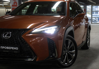 Подержанный автомобиль Lexus UX 2018 года (20 фото)