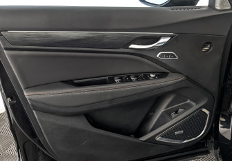 Подержанный автомобиль Geely Tugella 2024 года (19 фото)