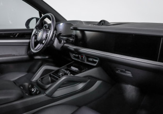 Подержанный автомобиль Porsche Cayenne 2024 года (33 фото)