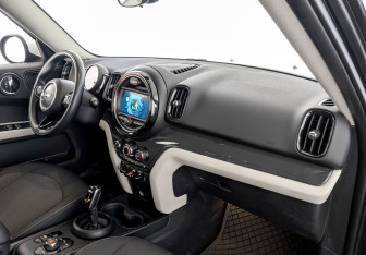 Подержанный автомобиль MINI Countryman 2019 года (11 фото)