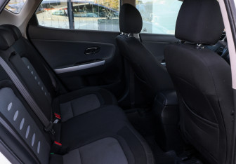 Подержанный автомобиль Kia Ceed Hatchback 2015 года (11 фото)