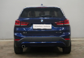 Подержанный автомобиль BMW X1 2020 года (7 фото)