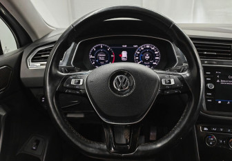 Подержанный автомобиль Volkswagen Tiguan 2018 года (12 фото)