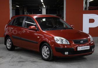 Подержанный автомобиль Kia Rio Hatchback 2008 года (3 фото)