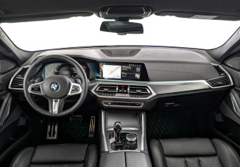 Подержанный автомобиль BMW X6 2021 года (14 фото)