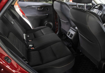 Подержанный автомобиль Lexus NX 2020 года (12 фото)