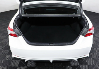 Подержанный автомобиль Toyota Camry Sedan 2020 года (26 фото)