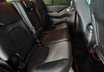 Подержанный автомобиль Nissan Pathfinder 2011 года (10 фото)