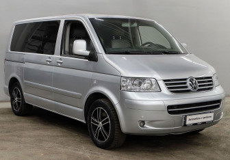 Подержанный автомобиль Volkswagen Multivan 2006 года (3 фото)