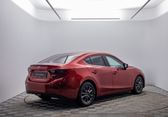 Подержанный автомобиль Mazda 3 Sedan 2014 года (5 фото)