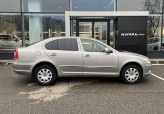 Подержанный автомобиль Skoda Octavia Liftback 2011 года (4 фото)