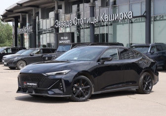 Подержанный автомобиль Changan UNI-V 2024 года (26 фото)